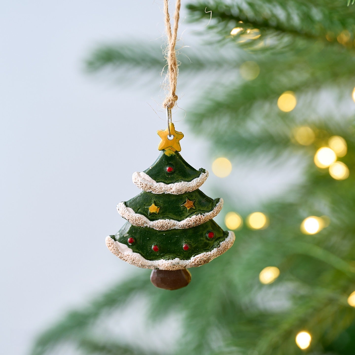 jiyora-resin-christmas-hanging-ornament-tree-02